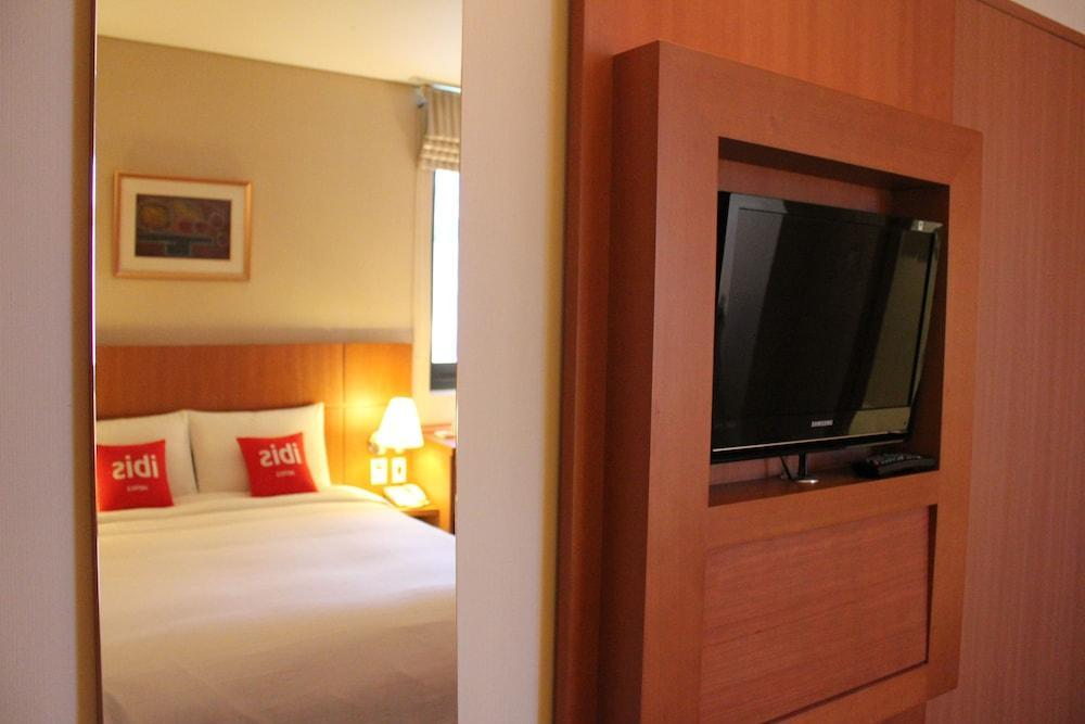 Ibis Ambassador Suwon Hotel Exterior photo