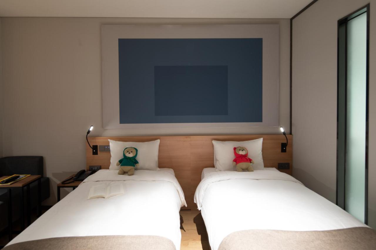 Ibis Ambassador Suwon Hotel Exterior photo