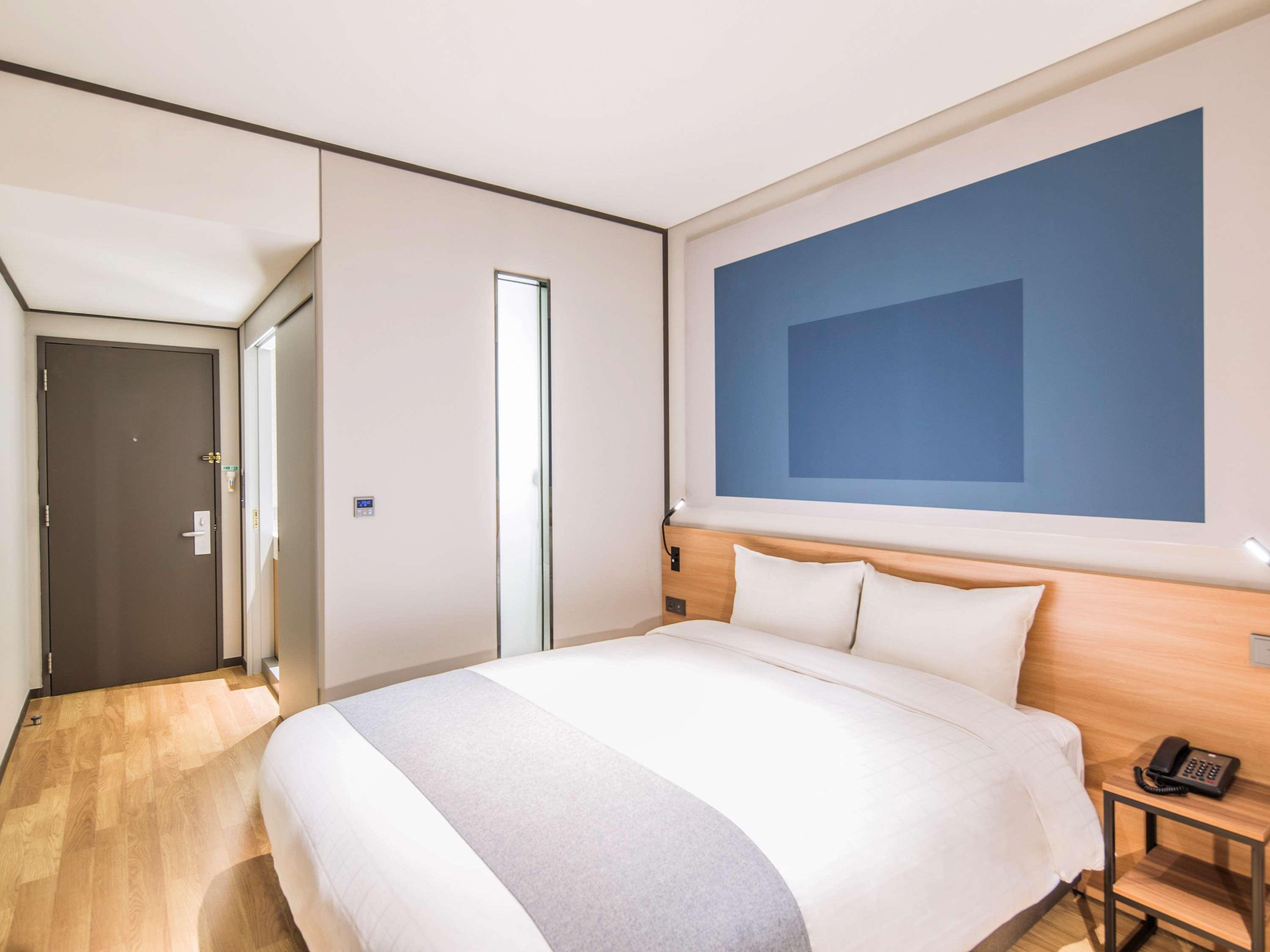 Ibis Ambassador Suwon Hotel Exterior photo
