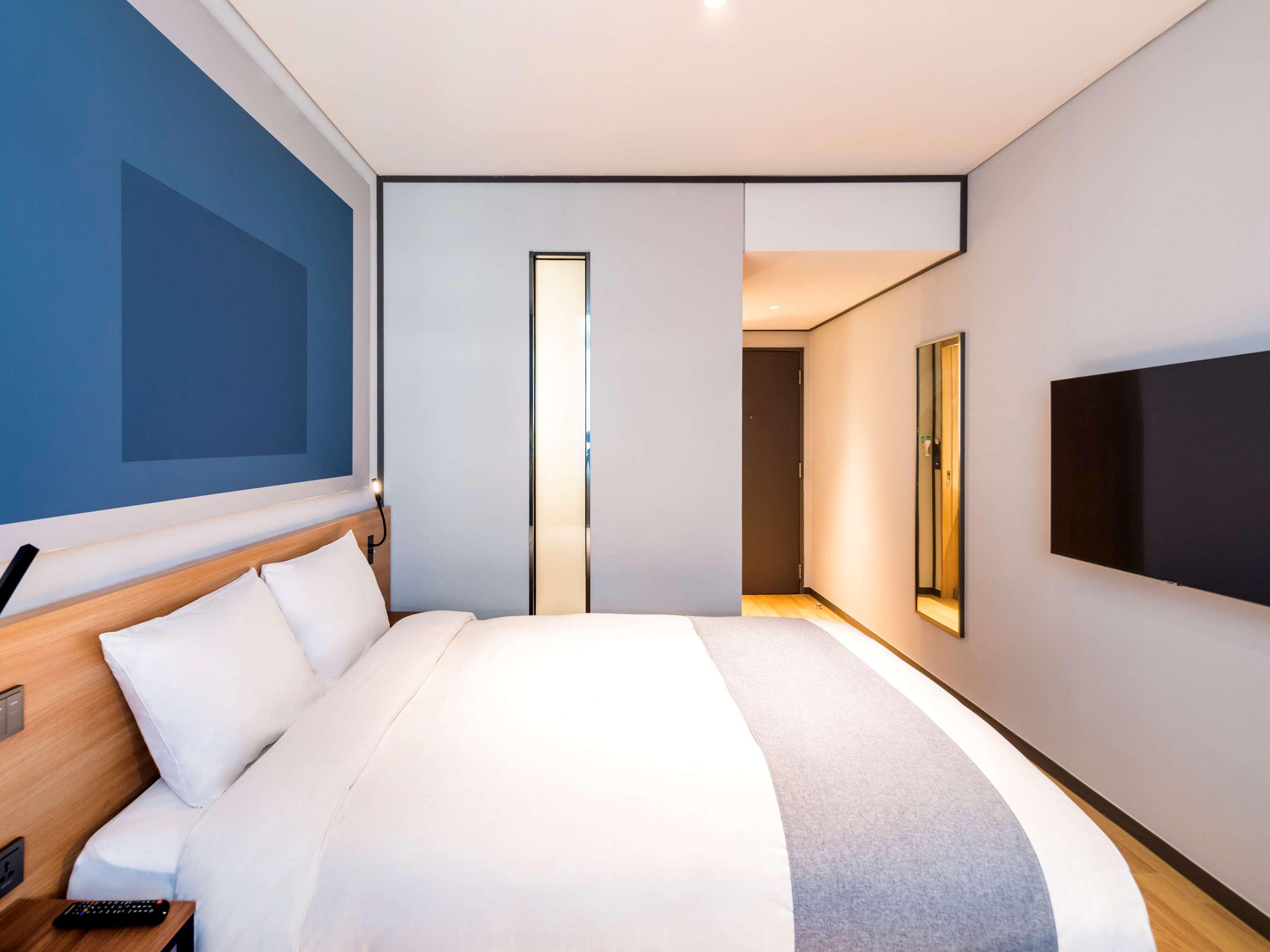 Ibis Ambassador Suwon Hotel Exterior photo