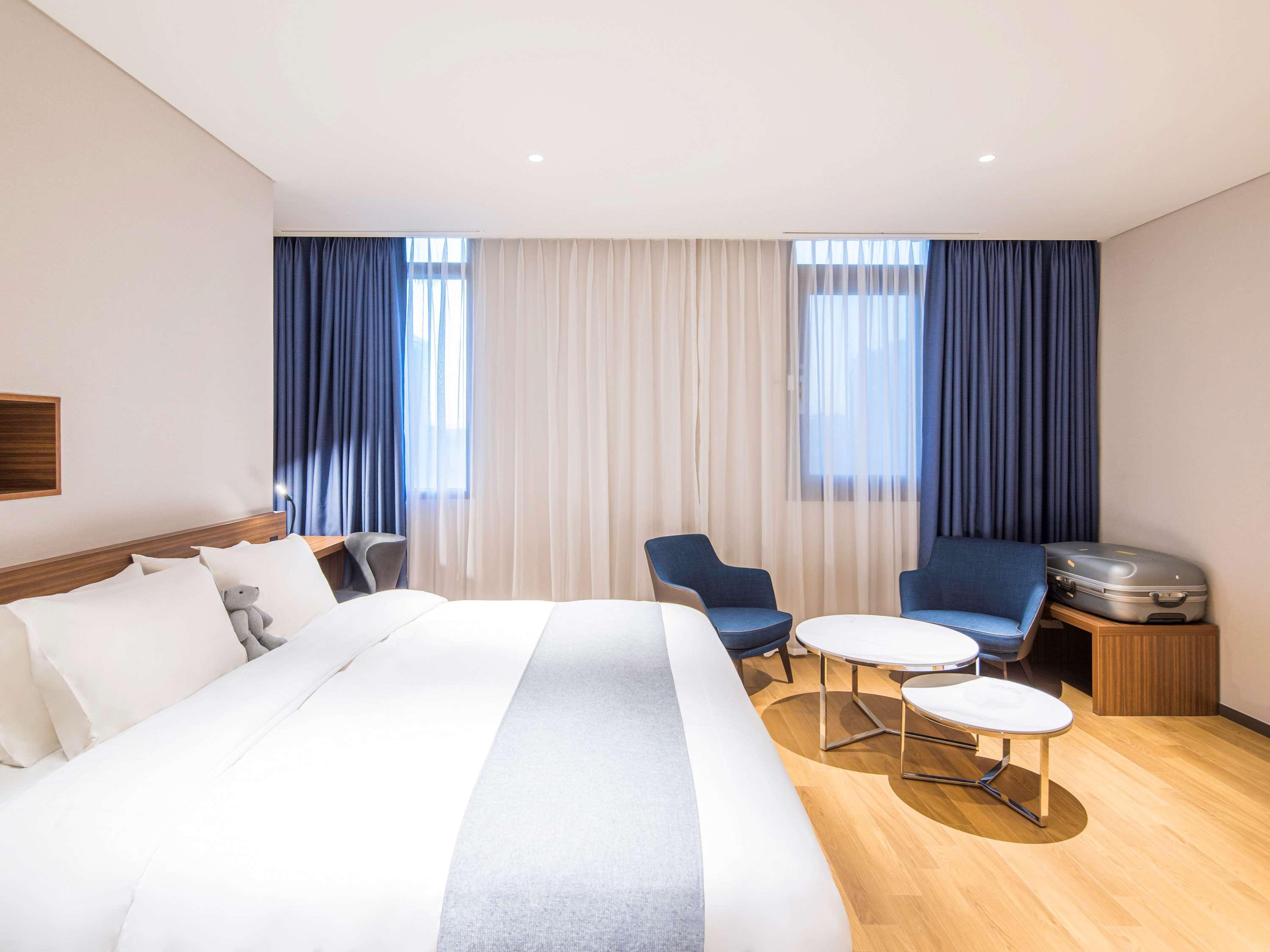 Ibis Ambassador Suwon Hotel Exterior photo