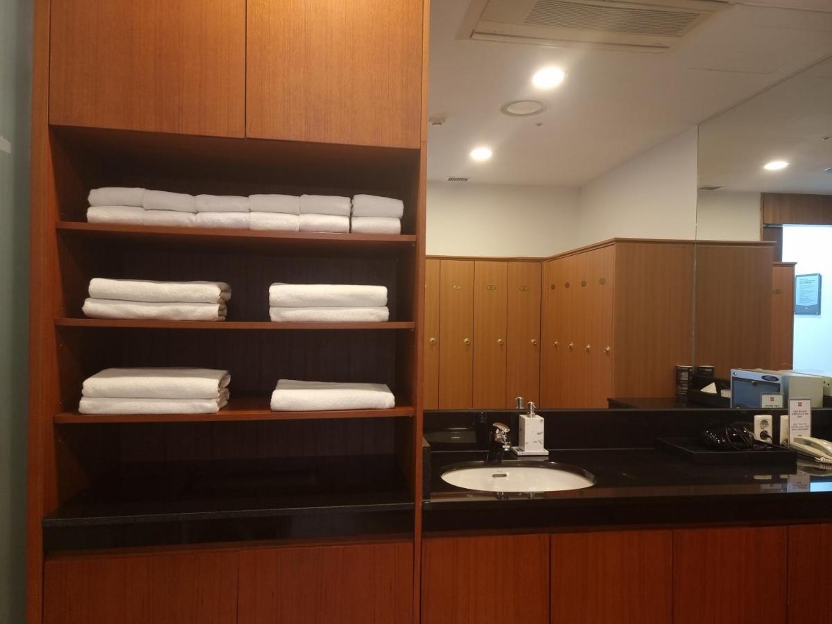 Ibis Ambassador Suwon Hotel Exterior photo