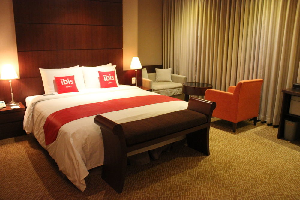 Ibis Ambassador Suwon Hotel Exterior photo