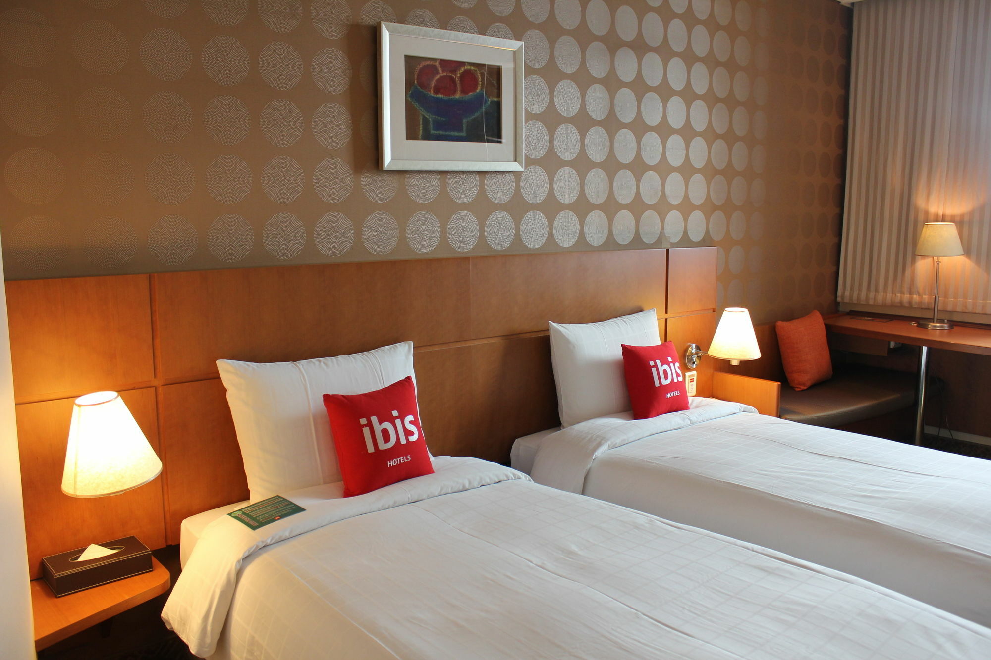 Ibis Ambassador Suwon Hotel Exterior photo